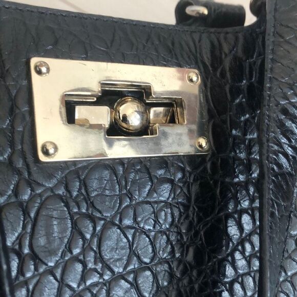 DKNY Women's Embossed Crocodile Skin Pattern Shoulder Bag Black - Picture 6 of 6